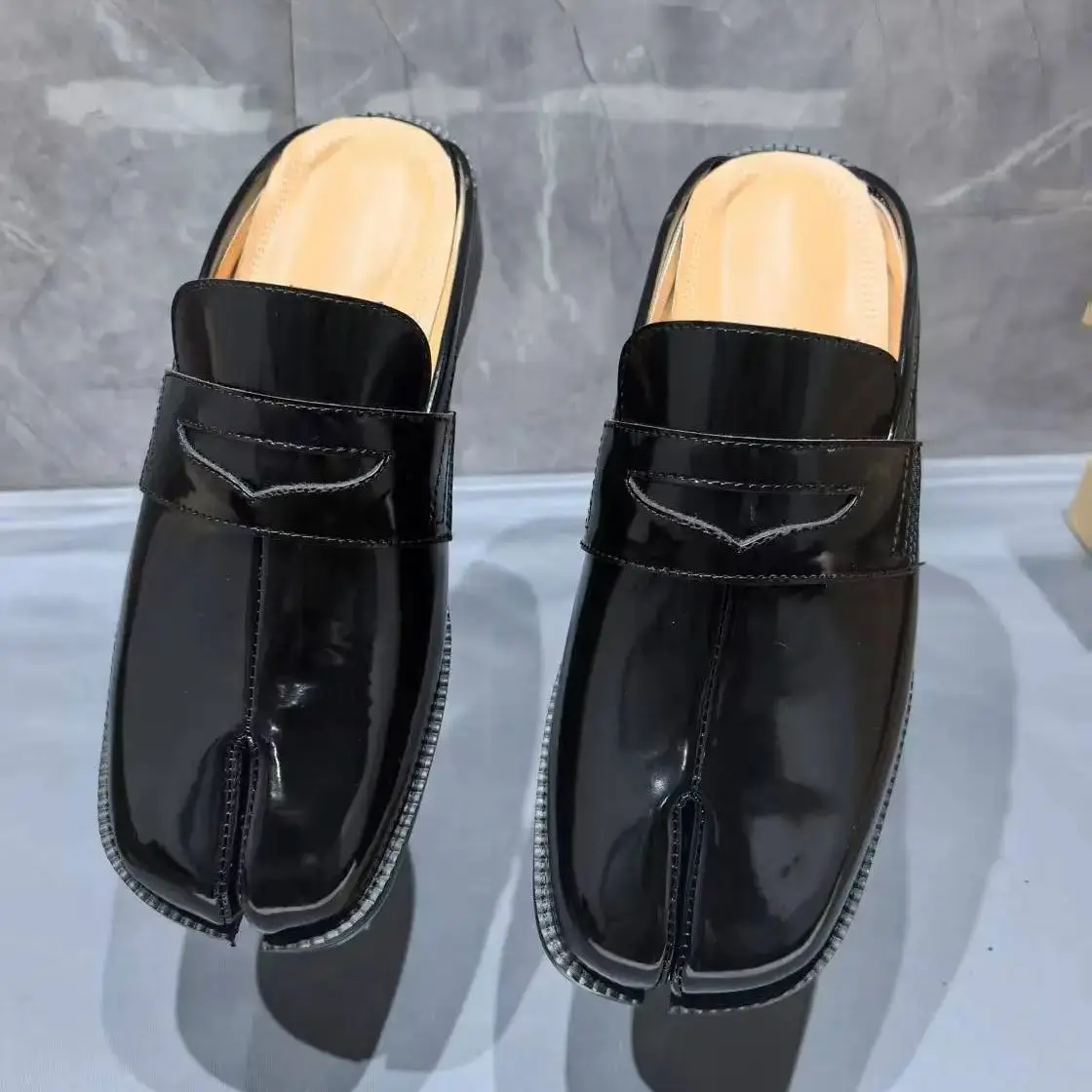 Split Toe Tabi Men's Slippers  - đánh giá và giá Men Shoes Black